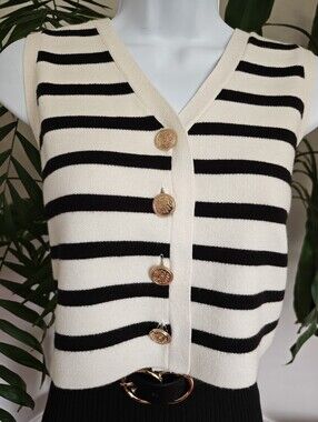 NWOT Sleeveless Sweater Vest